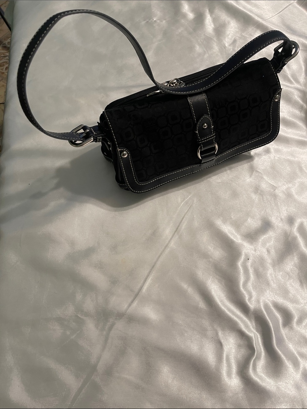 Classic Black Shoulder Bag with Stitched Trim